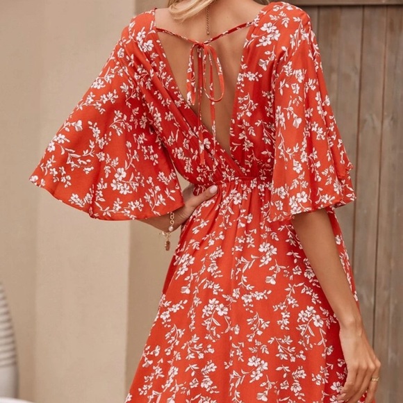 Orange v neck with string in the back - Picture 3 of 6